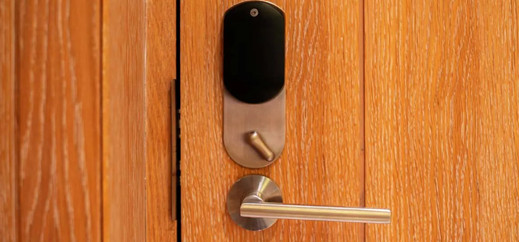 Automatic Locking Door Knob Blue Quill Estates